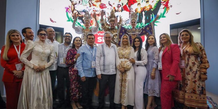 Anunciando un nuevo proyecto ferroviario, inaugura Rocha Moya el Pabellón Sinaloa en el Tianguis Turístico 2023