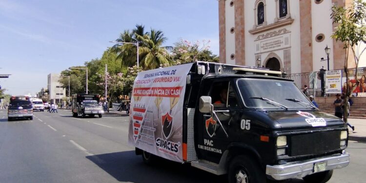 Realizan desfile conmemorativo de la XXXIX Semana Nacional de Educación Vial