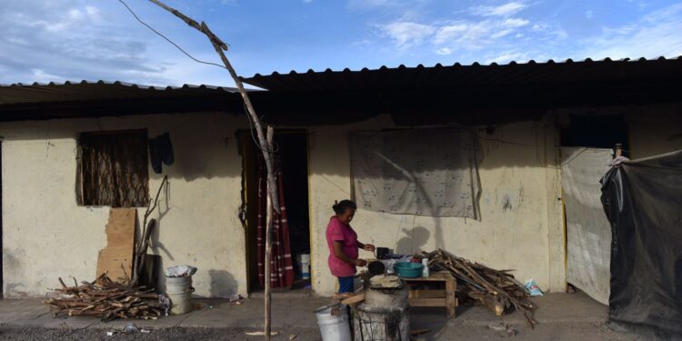 SEMujeres realiza recorrido en cuarterías en Villa Juárez