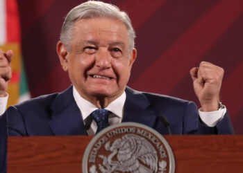 AMLO resalta economía mexicana y descarta crisis financiera
