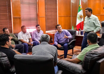 Alcalde se reúne con líderes de cooperativas pesqueras de Villa Unión y Walamo