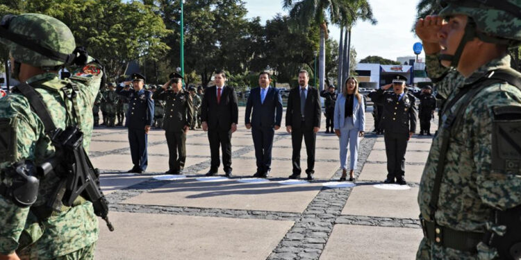 Autoridades conmemoran el 97 aniversario luctuoso del General Ángel Flores