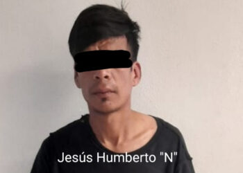 Por la probable participación en el delito de robo con violencia a comercio, agentes preventivos detienen a un hombre