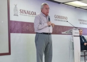 Gobernador se encuentra a Cuén Ojeda en los pasillos de Gobernación en México