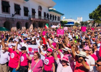 “Llenar el Zócalo no representa sentir de la mayoría”, alcalde de Mazatlán sobre concentración para defensa del INE