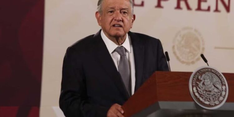 AMLO asegura que “¡Qué viva México!” es una película contra su gobierno y “un churro”