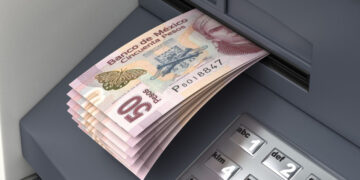 La razón por la que no debes imprimir el recibo al sacar dinero en el cajero