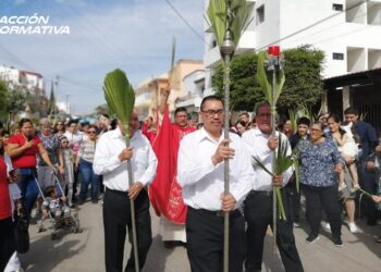 Celebran culiacanenses el inicio de la Semana Santa con el “Domingo de Ramos”