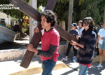 Celebran Pasión de Cristo con pequeño Viacrucis en la Bahía de Altata