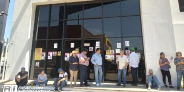 Afectados de Inverplux se manifiestan en la Fiscalía General del Estado