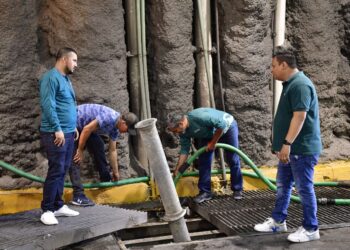 Dan mantenimiento a bombas de desagüe de Paso Inferior Vehicular en bulevar Pedro Infante