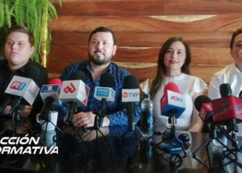 Roberto Tapia listo para festejar a las mamás en el Palenque de Culiacán