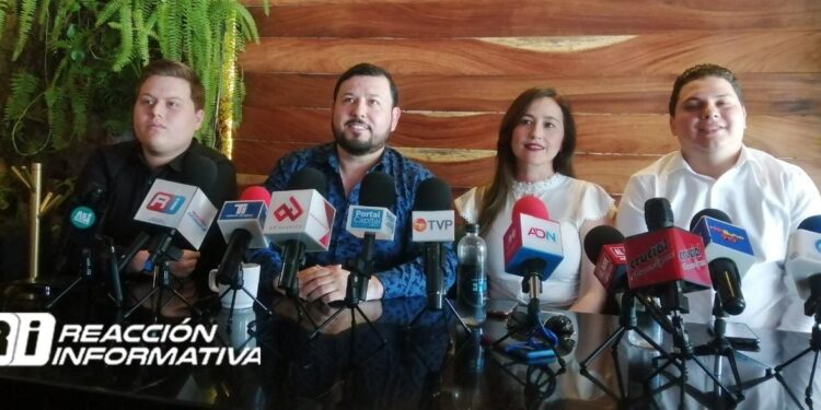 Roberto Tapia listo para festejar a las mamás en el Palenque de Culiacán