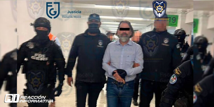 Trasladan con fuerte dispositivo de seguridad a Christian Von Roehrich a la FGJCDMX