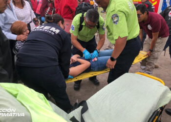 Una persona fallecida y 30 lesionados por la caída de lona en evento de Alejandra del Moral