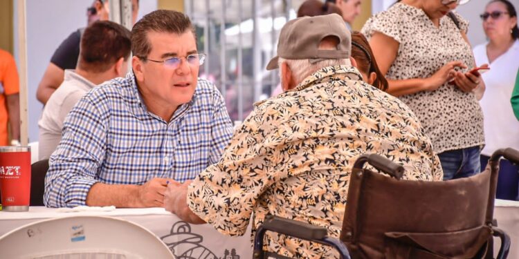 Más del 80% de las peticiones hechas en la audiencia pública “Escuchando a la gente” se atienden de inmediato