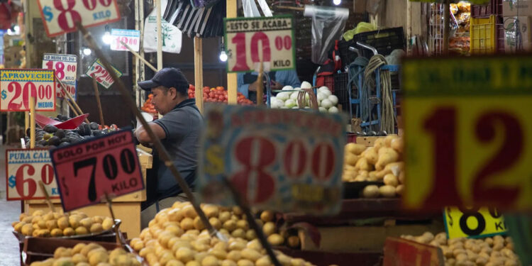 Inflación se modera, pero aún hay incertidumbre: Banxico