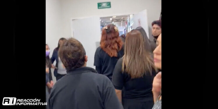 Reportan disparos al interior de una plaza comercial en Polanco; hay un muerto