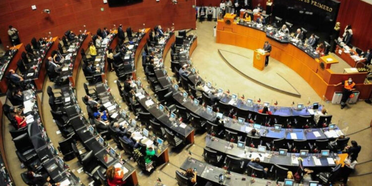 “No titubeen”: AMLO pide a los senadores de Morena que ya desaparezcan al INAI