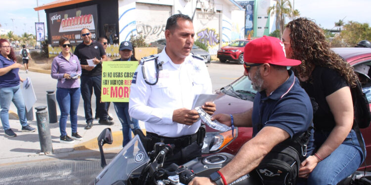 Concientiza Coordinación de Educación Vial sobre respeto a la ley de movilidad sustentable a participantes de la Semana de la Moto