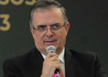 Ebrard pide a Morena integrar a migrantes en EU a encuesta para elegir candidato presidencial