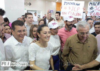 Entre gritos y aplausos reciben a Claudia Sheinbaum en Mazatlán