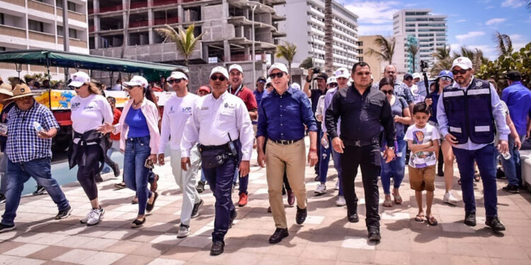 Autoridades recorren zonas de playa durante el primer día de Semana Santa