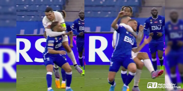 ¡Como luchador! Cristiano Ronaldo tomó por el cuello a rival para cometerle falta