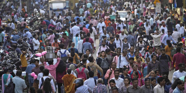 “Las mujeres no son fábricas de bebés”: la demografía como herramienta política desata la ansiedad en la población, según la ONU