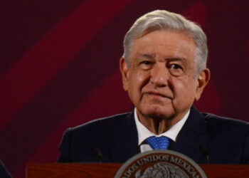 “El pueblo se cansa de tanta pinche transa”, dice AMLO al insistir en combate a la corrupción