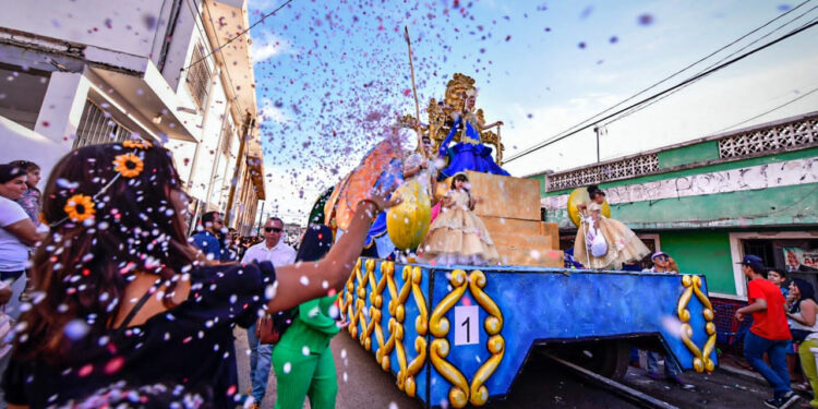 Villa Unión celebra con júbilo su carnaval “El que lo vive, lo goza”