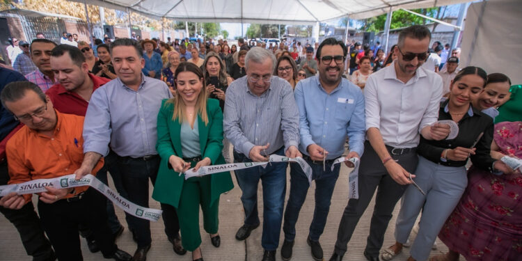 Inaugura Rocha nuevas calles pavimentadas para tres colonias de Culiacán