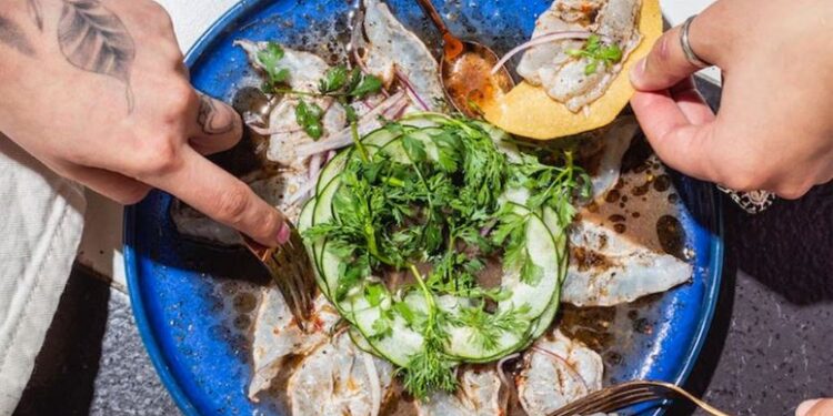 El aguachile, el platillo mexicano que conquistó a Rosalía