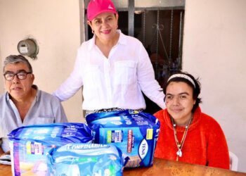 Inician Sistema DIF Mazatlán y Gobierno Municipal entrega de pañales para adulto a jóvenes con discapacidad y adultos mayores, en diferentes puntos de la ciudad