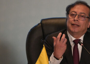Gustavo Petro pide la renuncia de todo su gabinete del gobierno en Colombia