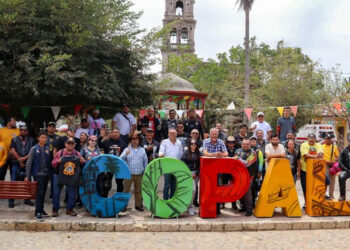 Motociclistas conocen las bellezas y el nuevo rostro de Copala durante recorrido