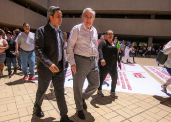 Atiende personalmente Gobernador Rocha a solicitantes de vivienda