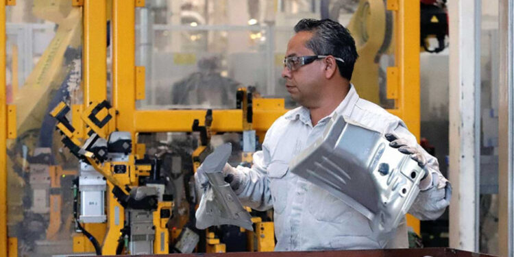 Tasa de desempleo alcanza mínimo histórico, revela Inegi