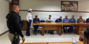 Grupo UNEPREVIF lleva charlas de prevención en violencia familiar y auto lesiones a empleados de CFE