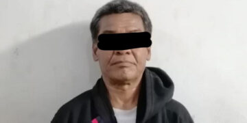 Agentes preventivos detienen a un hombre por la probable participación en el delito de robo a comercio