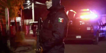 Cansada de las golpizas, mujer asesina con un zapapico a su esposo