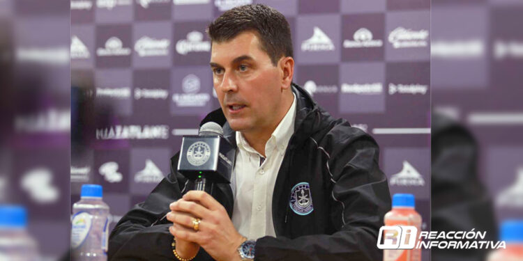 Mazatlán presenta a Ismael Rescalvo como su nuevo técnico