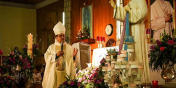 Fue un milagro haber sobrevivido a atentado: arzobispo Faustino Armendáriz