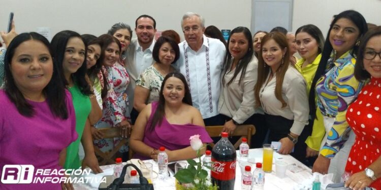 Festejan a mamás trabajadoras del STASE