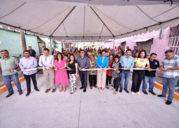 Habitantes de la calle Juan Cabrales ya cuentan con pavimentación, en la colonia Casas Económicas.