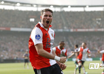 Santiago Giménez, campeón de la Eridivise con el Feyenoord