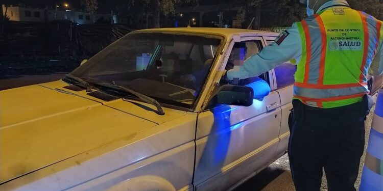 Sanciona operativo Alcoholímetro a 64 personas durante fin de semana largo