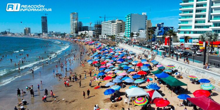 Caluroso inicio de fin de semana para Mazatlán