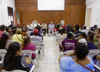 Avanza la regularización de Bugambilias; vecinos se reúnen con autoridades