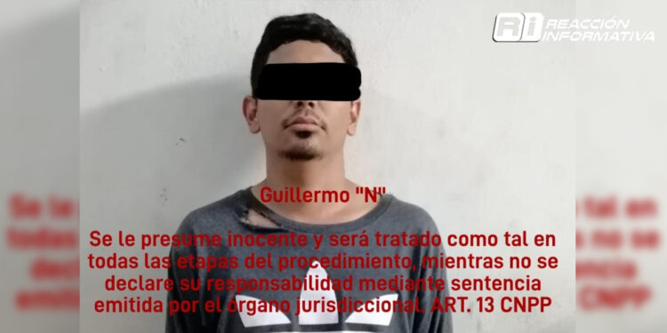 Agentes preventivos detienen a un hombre por la probable participación en el delito de portación ilegal de arma de fuego